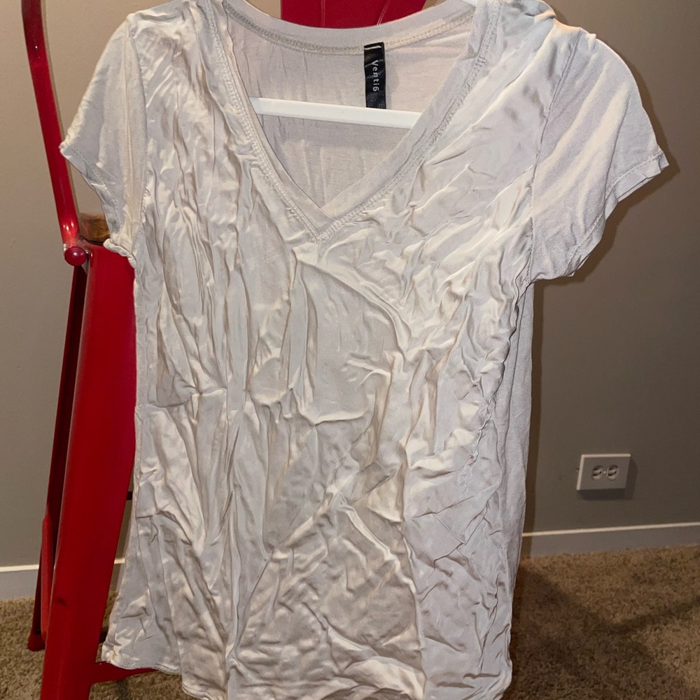 Elegant Women's Short Sleeve V-Neck Top